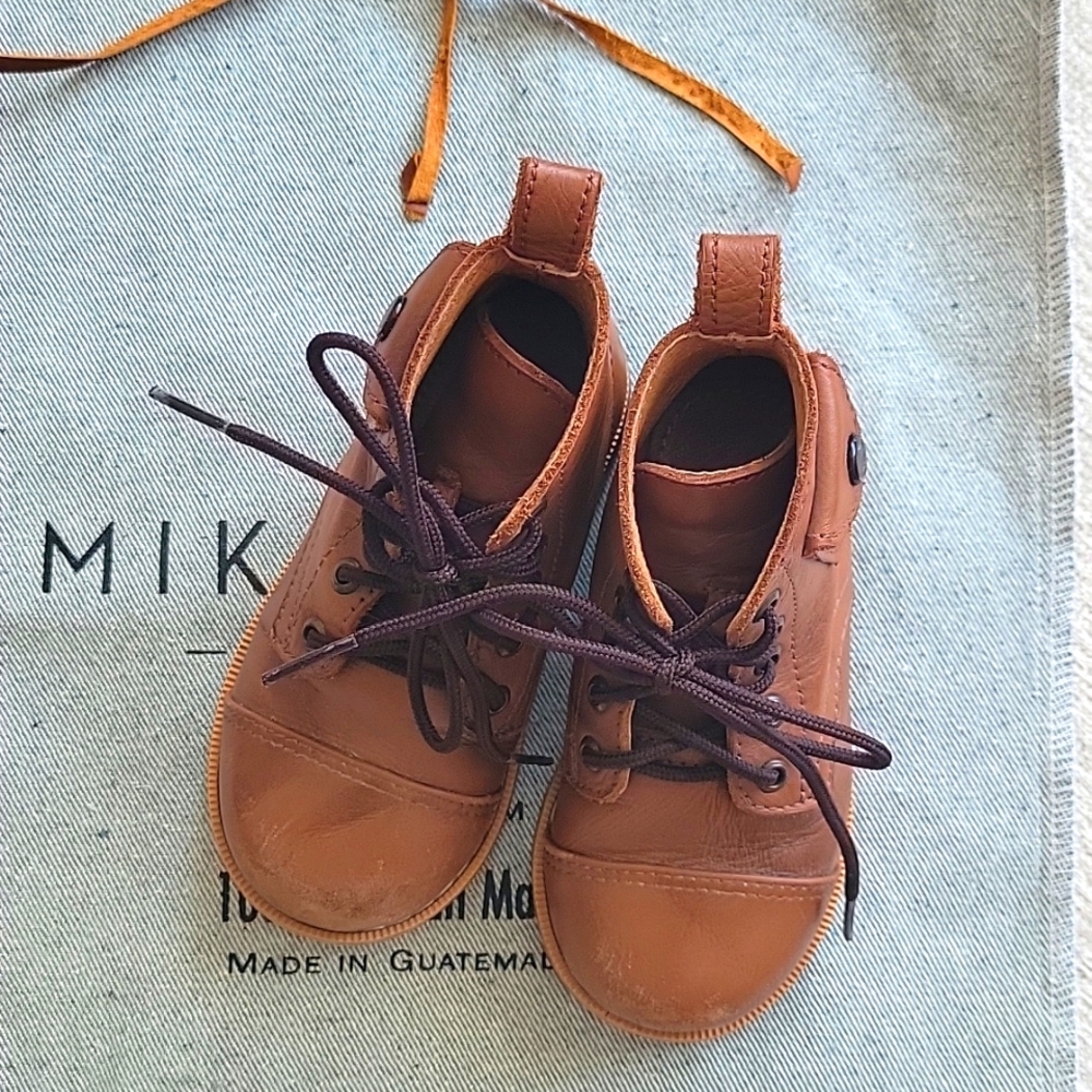 Mikoleon Heirloom Classic Brown Boots